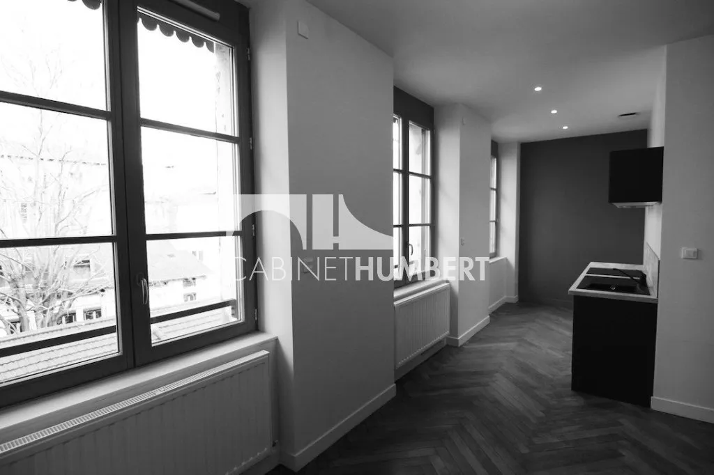 Stanze - Architect-Designed Flat in City Centre