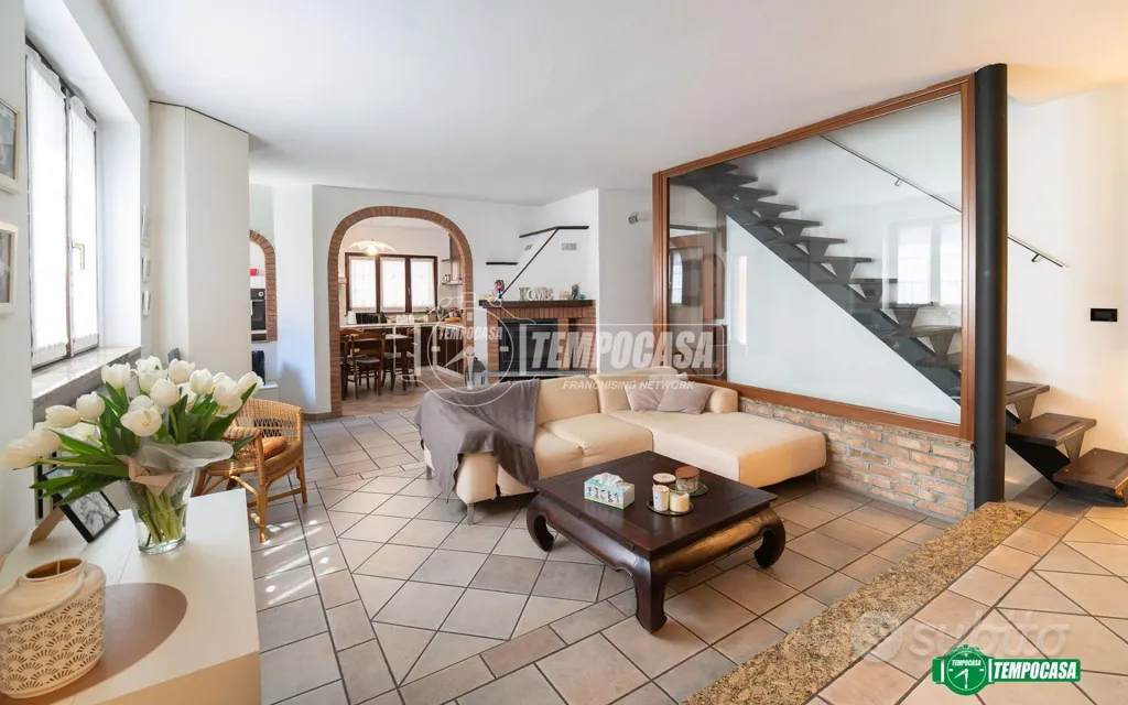 Elutuba - Independent House in Courtyard Setting, Nova Milanese