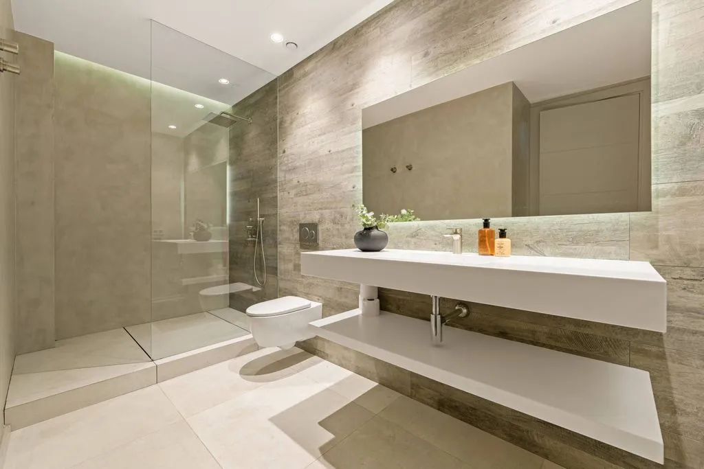 Salles de bain - Contemporary Villa with Pool in Nueva Andalucía