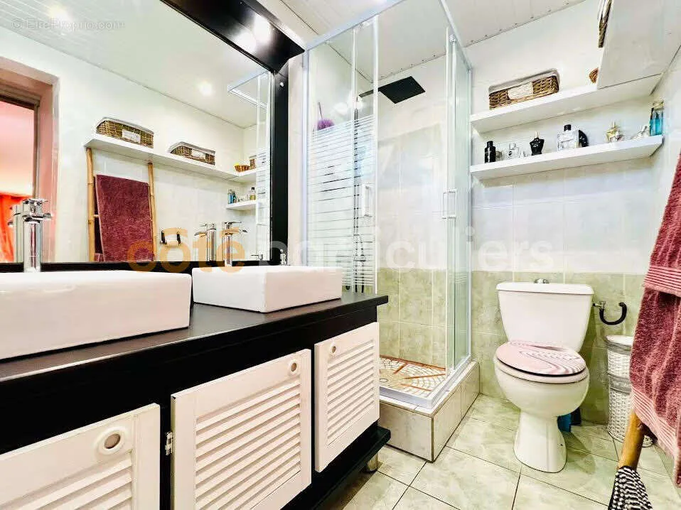 Vannitoad - Furnished House with Pool in Saint-François