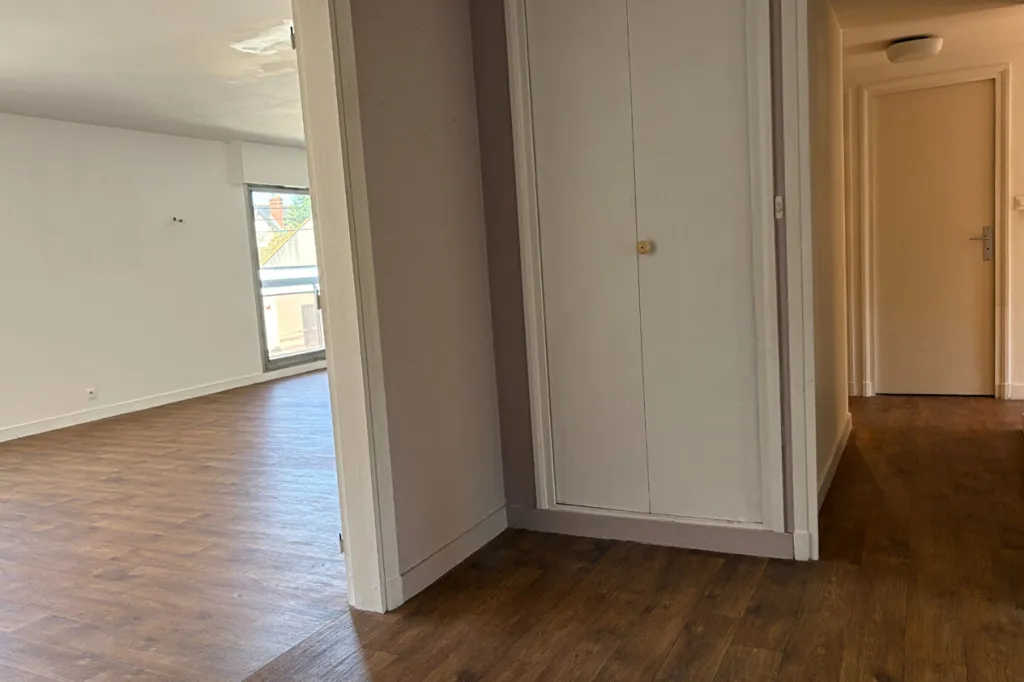 Stanze - 4-Piece Apartment with Garage in Nantes