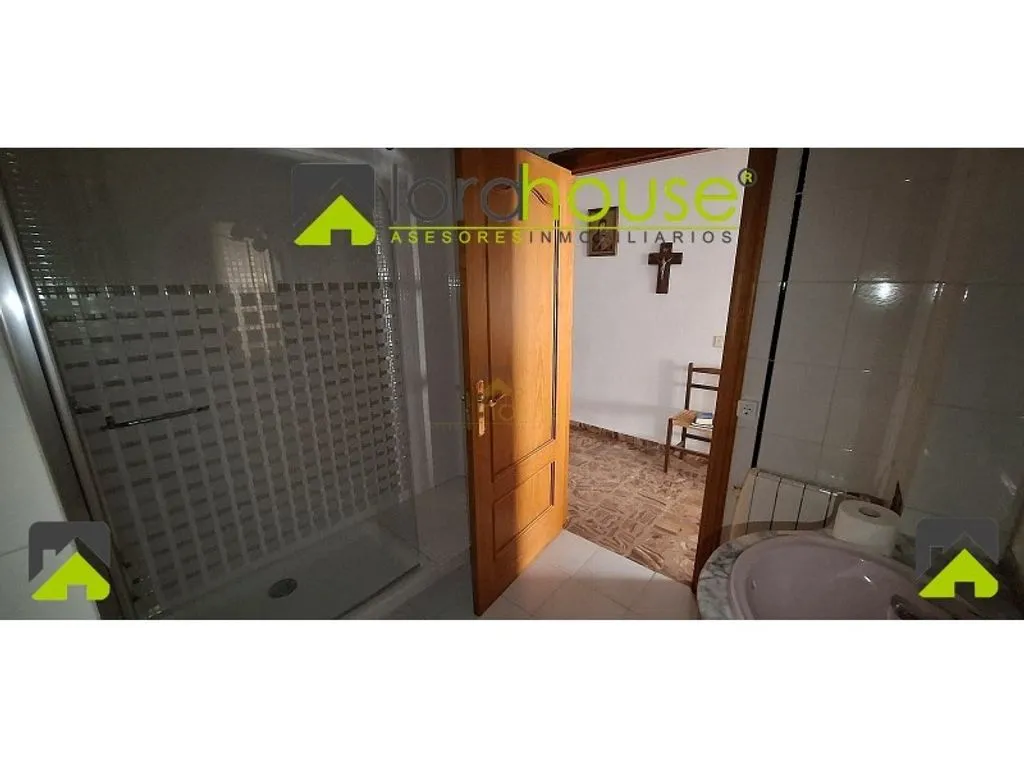 Vannitoad - Commercial and Residential House in Lorca