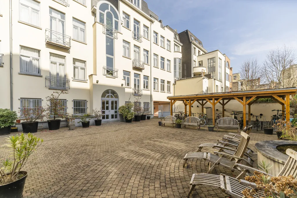 Jardin - Appartement 3 Chambres avec Terrasse à Ixelles