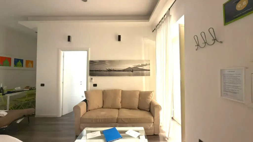 Elutuba - Rustic-Style Flat with Balcony in Naples Centre