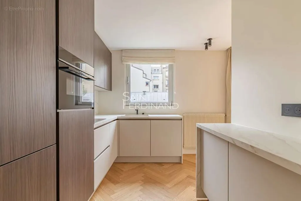Köök - Refurbished 2-Bed Flat with Balcony in Paris 15