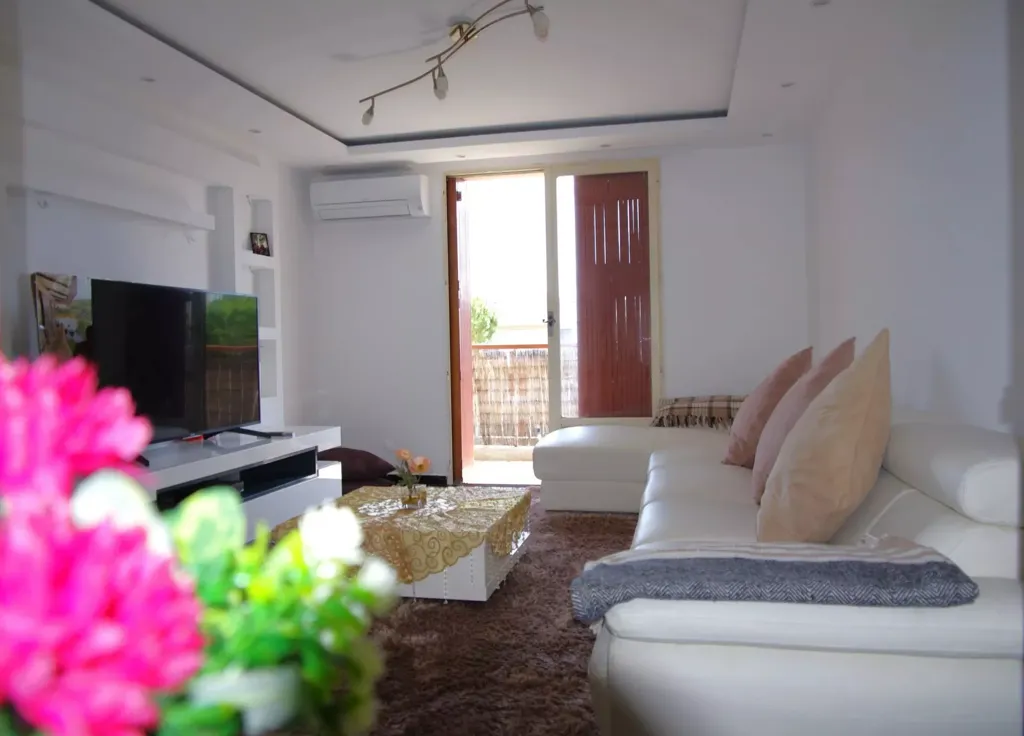 Soggiorno - Renovated Apartment with Balcony in Draguignan
