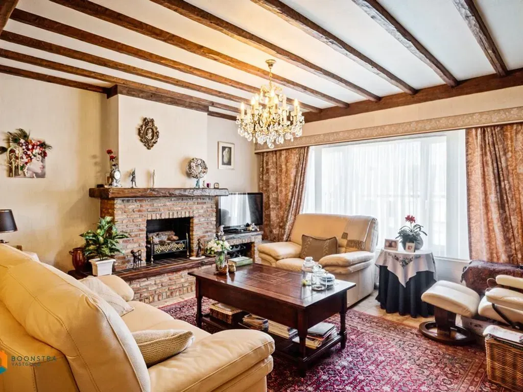 Elutuba - 3-Bedroom Apartment with Garage in Putte Centre