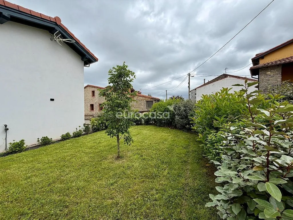 Jardin - Modern Chalet with Garden in Valdáliga