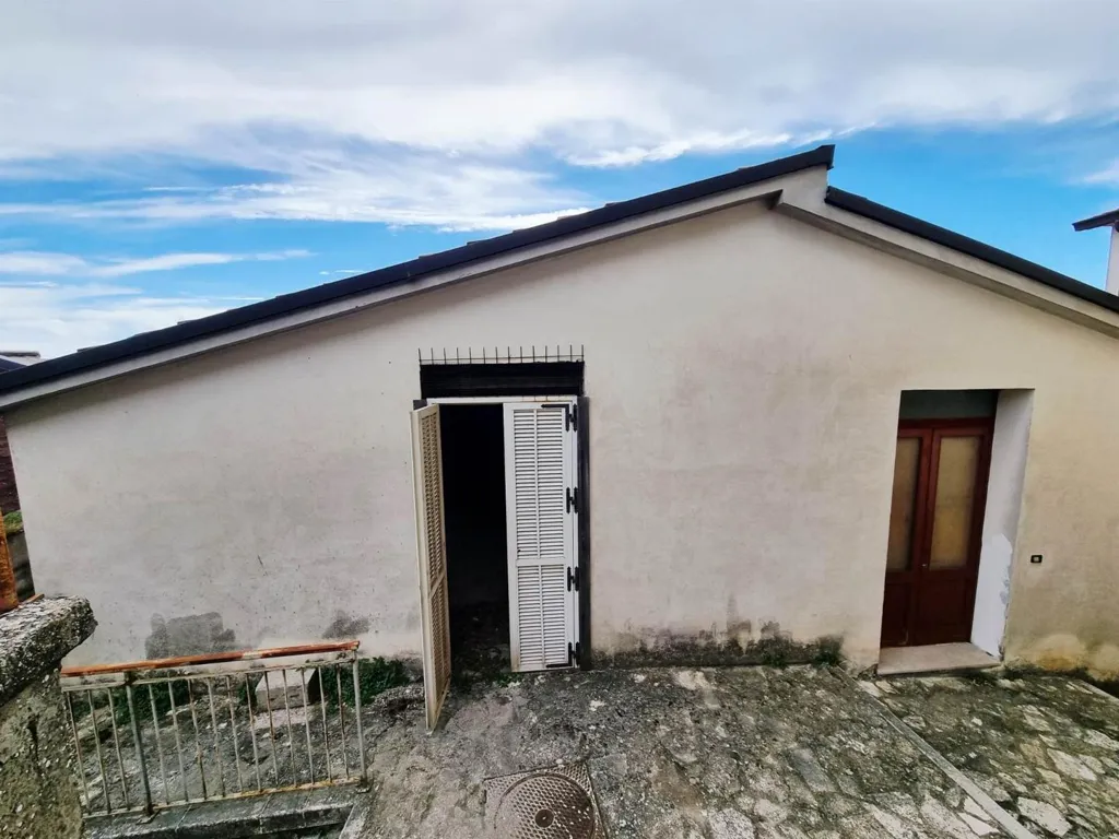 Välivaade - Twin Apartments with Potential in Montefusco