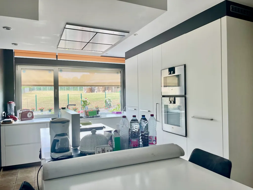 Cucina - Modernist Villa with Garden in Lasne