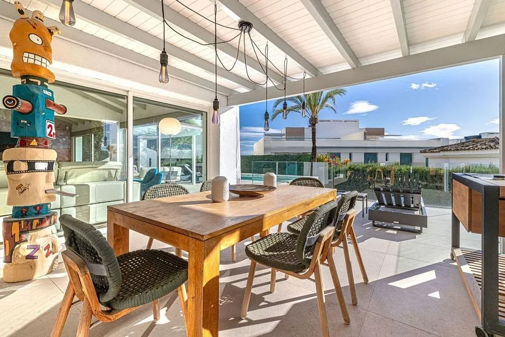 Terrasse - Traditional Chalet with Pool in Las Chapas, Marbella