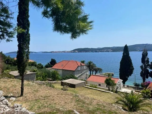 Garden - Beachfront Property with Terrace in Orebić