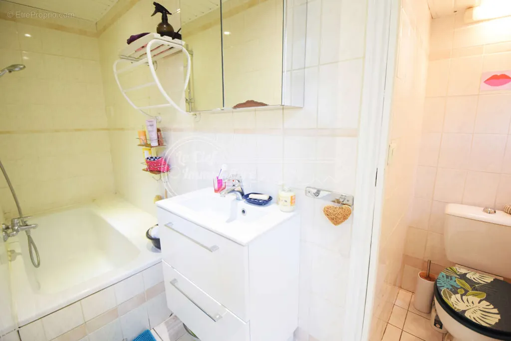 Salles de bain - 2 Pièces avec Balcon à Nice St Roch