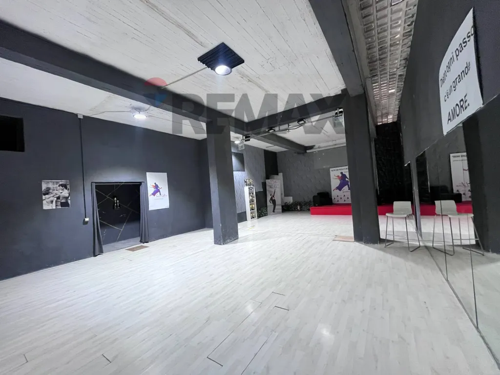 Pièces - Commercial Space with Reception in Soccavo, Naples