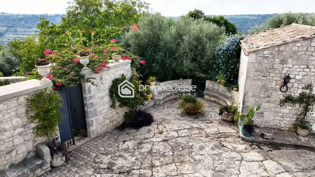 Giardino - Restored Casale with Pool in Modica Sorda