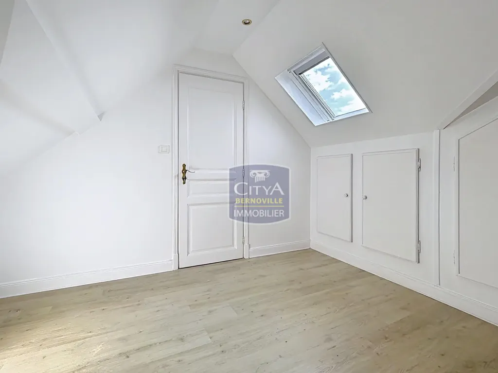 Pièces - Appartement Lumineux avec Balcon à Saint-Quentin