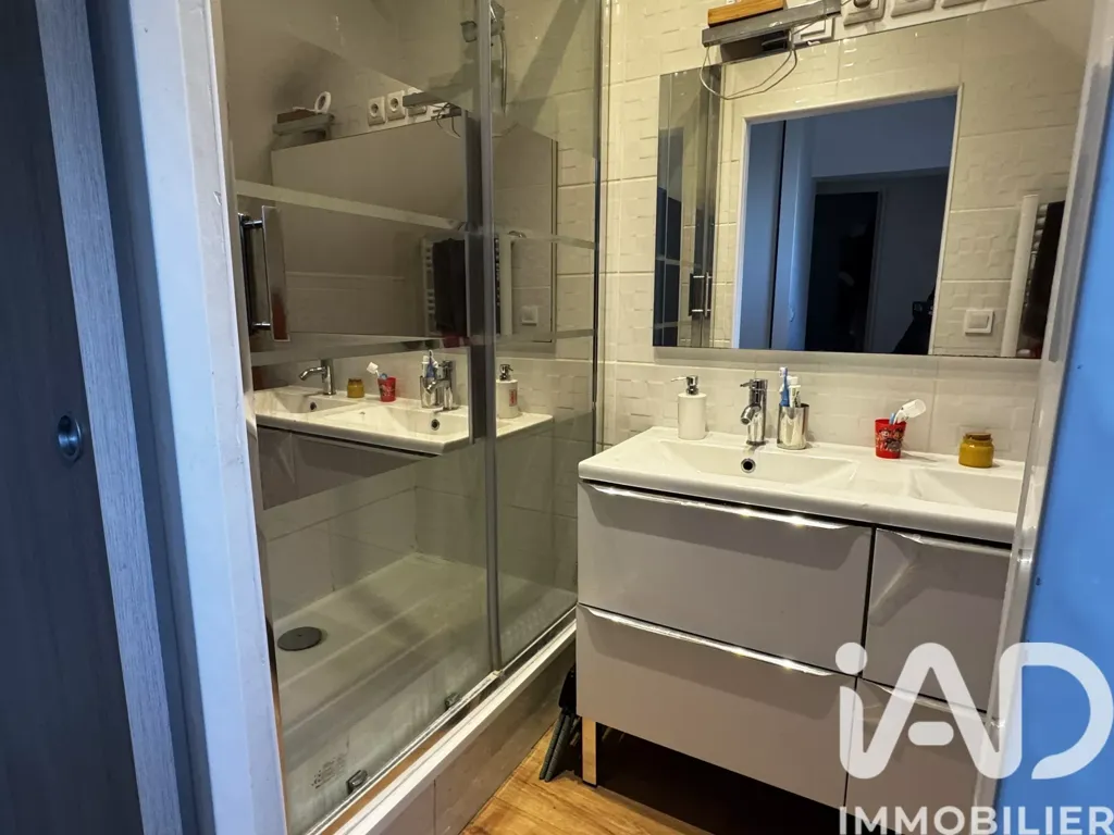 Salles de bain - Maison de Charme avec Jardin et Terrasse à Creil