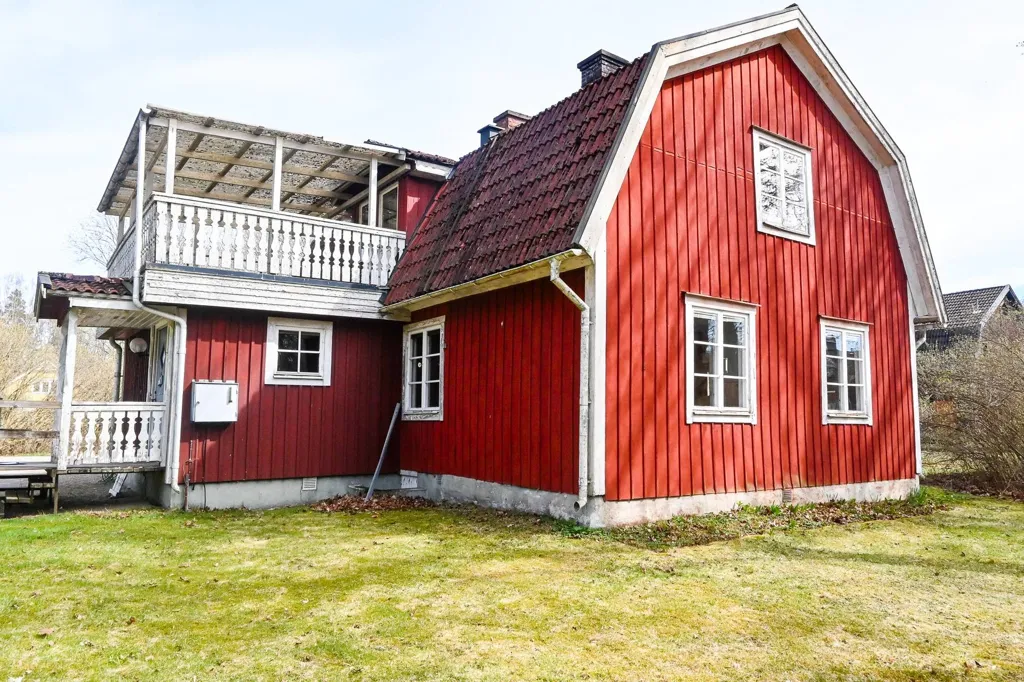 Exterior - Villa with Terrace in Algutsboda