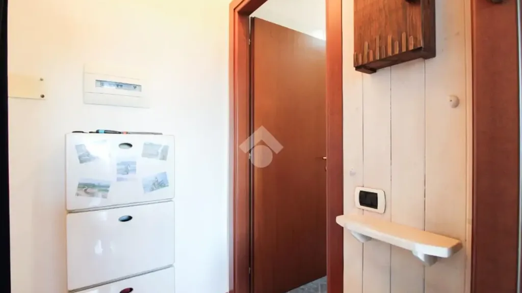 Esik - Bright 2-Bedroom Apartment with Balcony in Milan