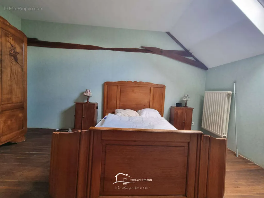 Chambres - Maison 10 pièces à Benassay