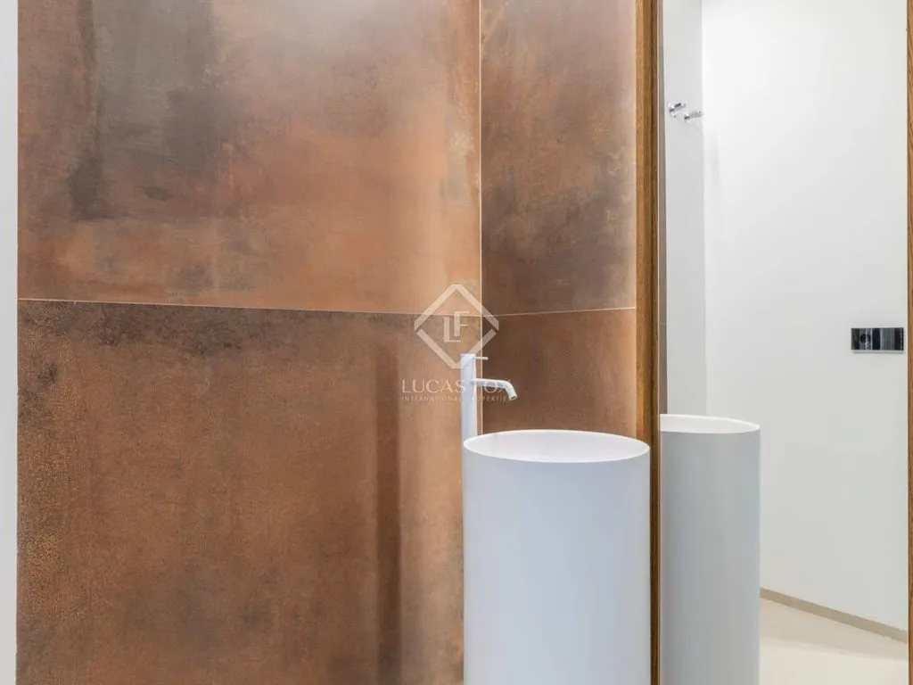 Bathrooms - Luxury Villa with Sea View in La Nucía