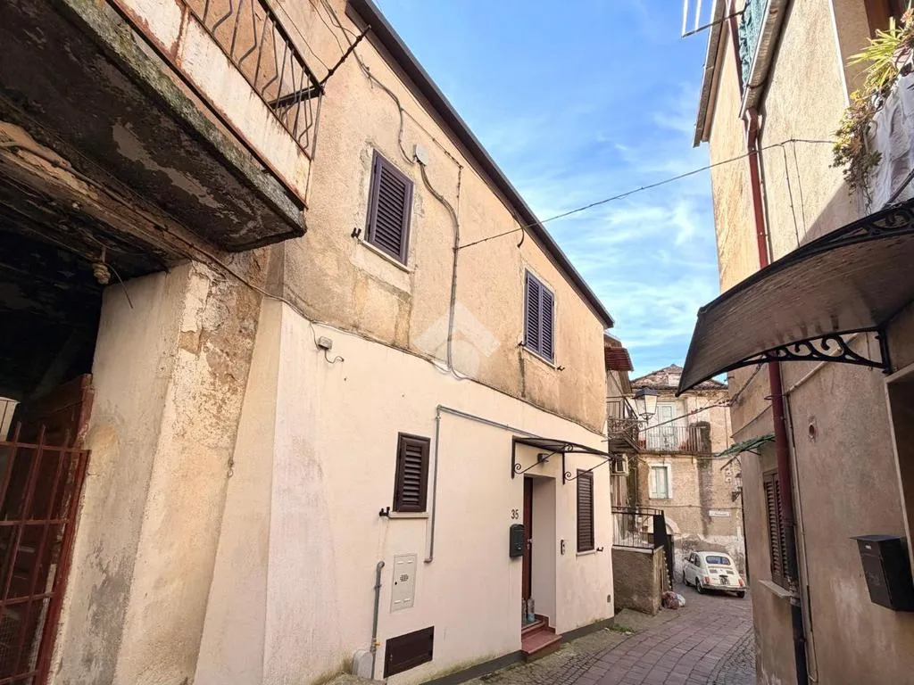 Välivaade - Rustic Trilocale with Central Location in Casali del Manco