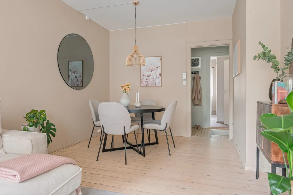 Salle à manger - Spacious 2-Bedroom Flat with Garden in Tøyen