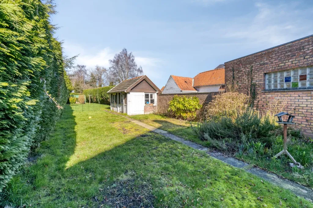 Aed - Detached House with Garden in Zarren Centre