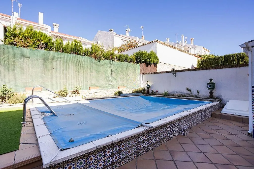 Piscina - Luxury House with Pool in Cordova