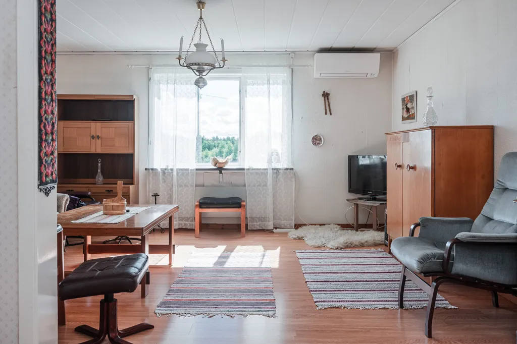 Elutuba - 1½-Storey Villa with Garden in Junsele