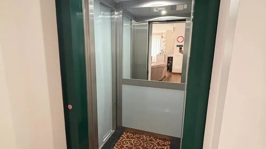 hallway_entrance