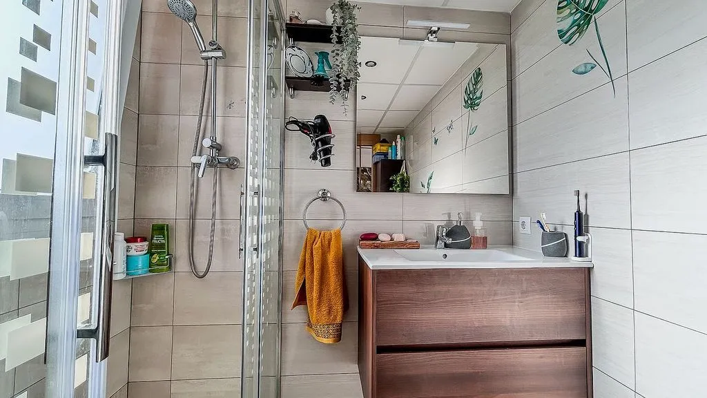 Salles de bain - Apartment with Pool in Montbrió del Camp