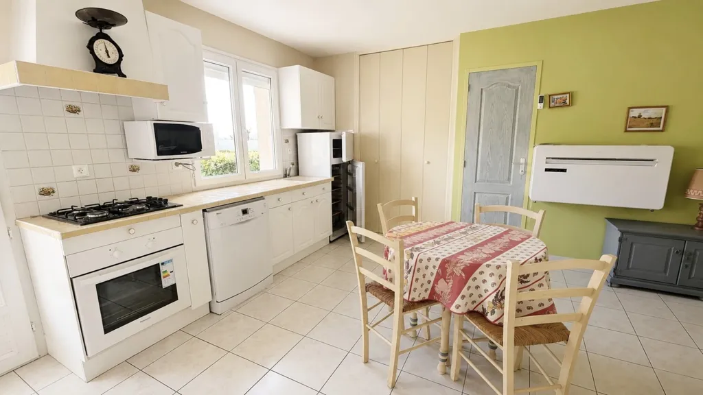 Kitchen - 8-Piece House with Pool in Mérindol