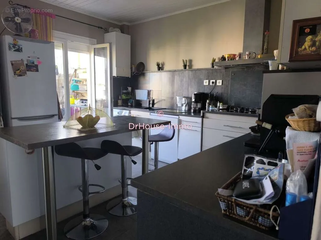 Cuisine - Appartement Traversant avec Vue sur Verdure à Perpignan