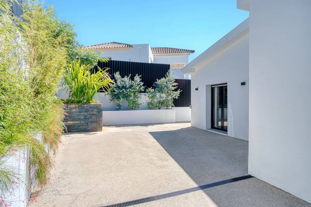 Välivaade - Luxury Villa with Pool in East Marbella