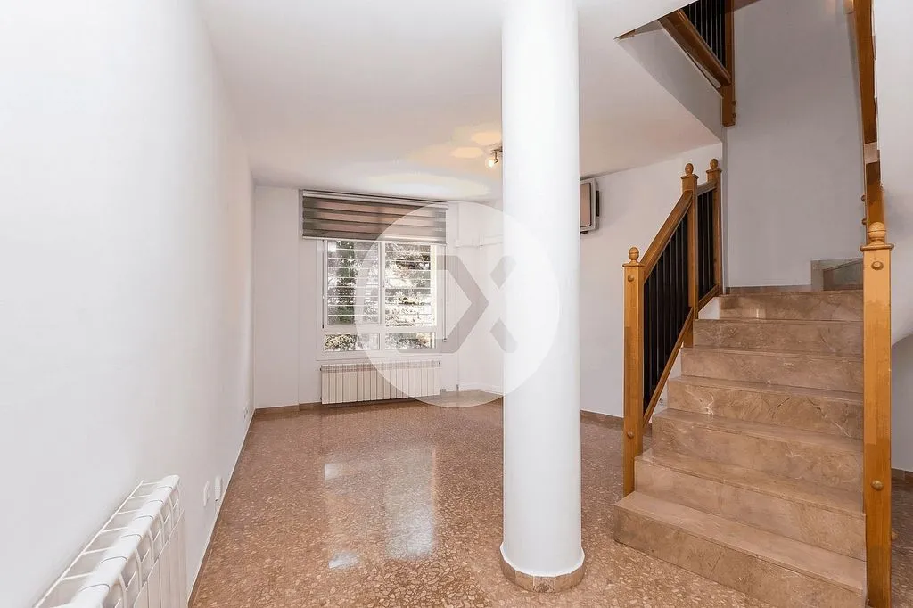 Pièces - Duplex with Terrace in Centre, Sant Boi de Llobregat