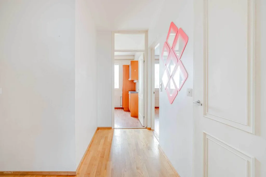 Esik - Spacious Apartment with Balcony in Tampere Hervanta
