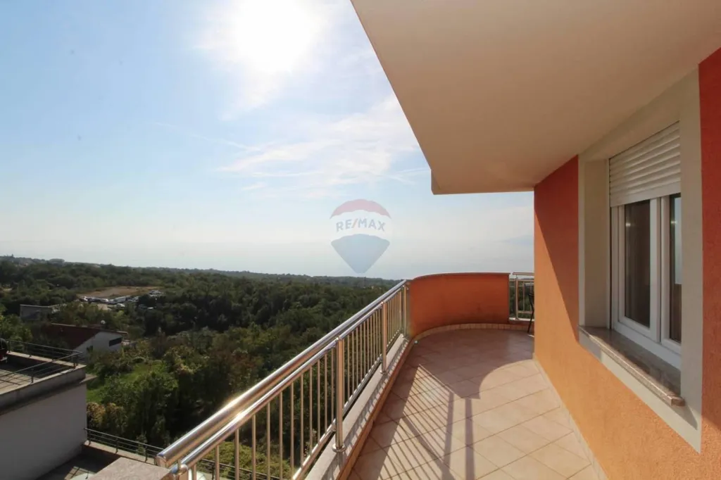 Balcon - Two-Storey Apartment with Sea View in Kastav