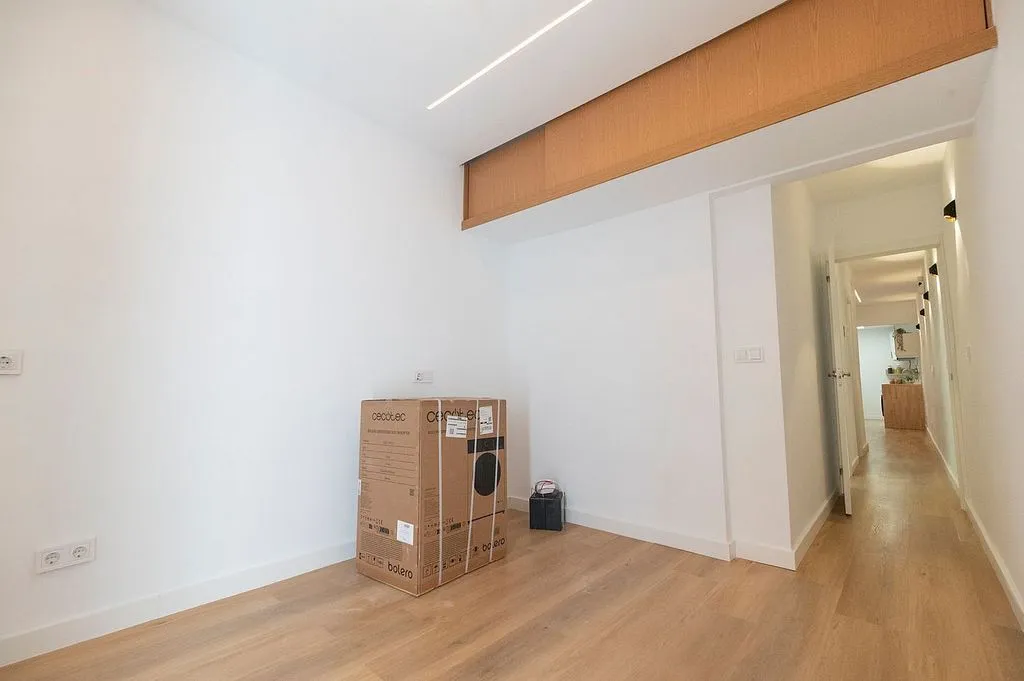 Toad - 2-Bedroom Flat with Balcony in Madrid