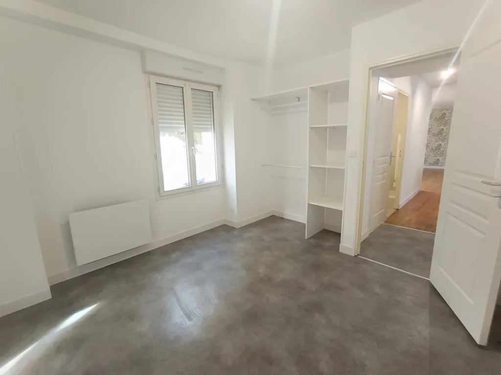 Toad - 2-Bedroom Flat in Centre Écommoy