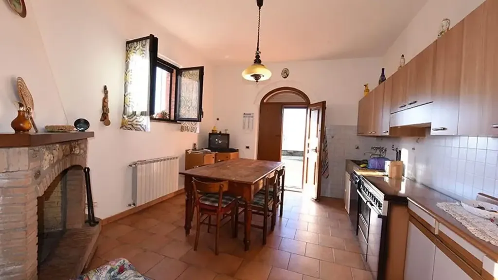 Cuisine - Bifurcated Villa with Panoramic View in Casole d'Elsa