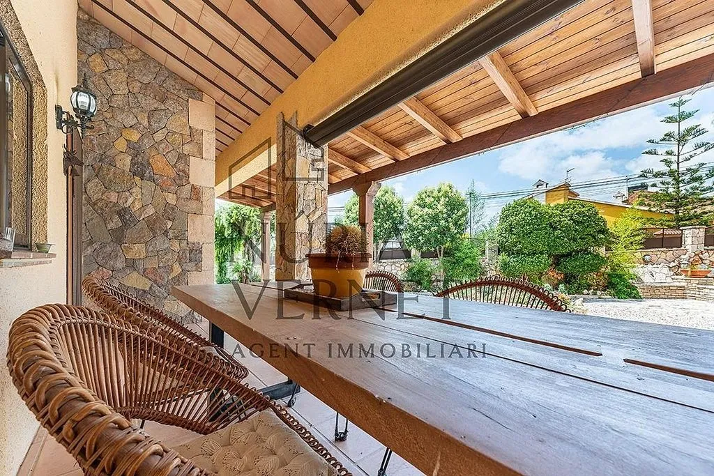 Terrass - Chalet with Pool and Terrace in Botarell