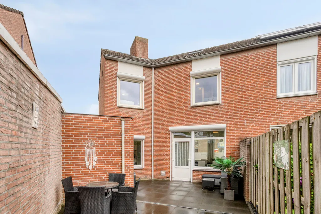 Jardin - Half-Villa with Garden in Eijsden