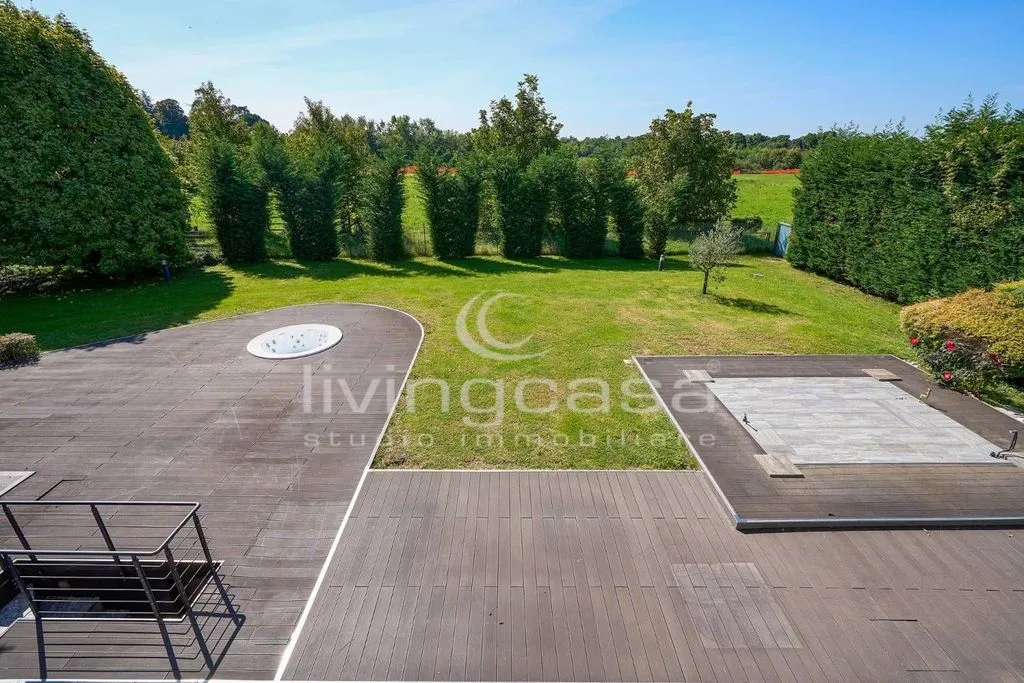 Vue aérienne - Luxury Villa with Panoramic Tower in Besana in Brianza