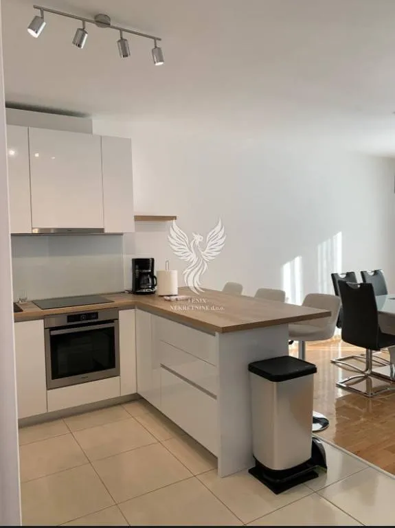 Köök - Apartment with Private Garden in Makarska Centre