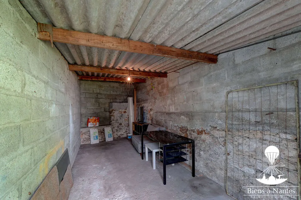 Garage - Refurbished 3-Bed Apartment in Nantes