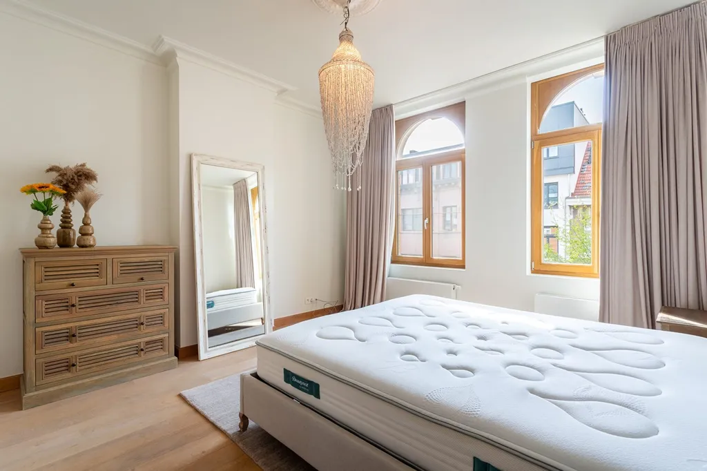 Chambres - Penthouse Rénové avec Terrasse dans le Zuid d'Anvers