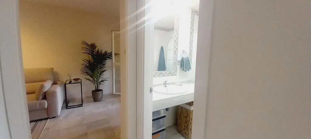 Salles de bain - Apartment with Terrace in El Ancla