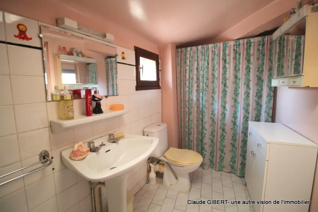 Salles de bain - Maison de Village T4 avec Garage à Mèze