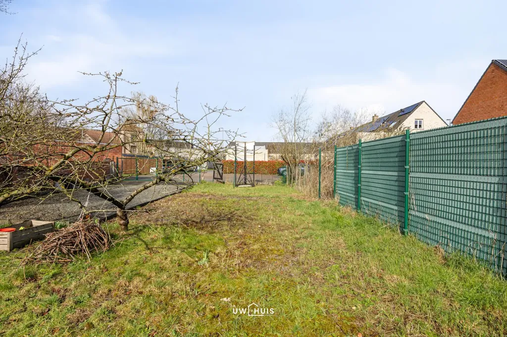 Aed - Building Plot with South-Facing Garden in Zwijndrecht